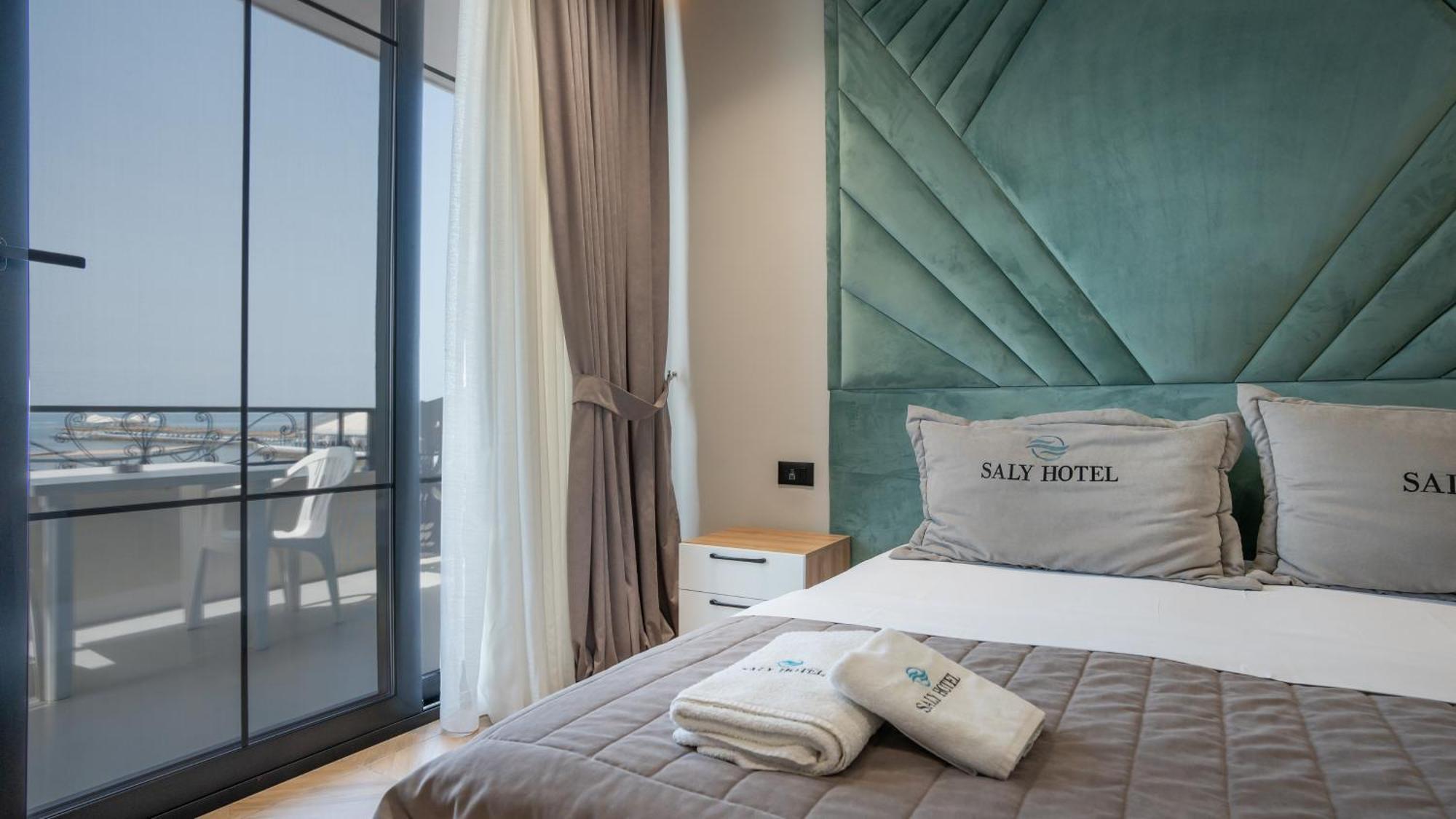 Hotel Saly Durres Exterior photo